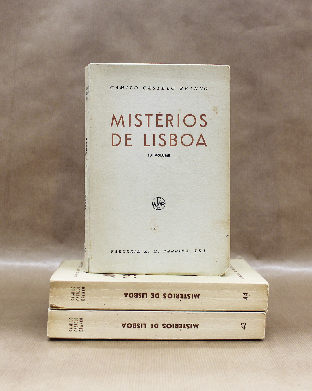 VENDIDO - Mistérios de Lisboa - 3 volumes