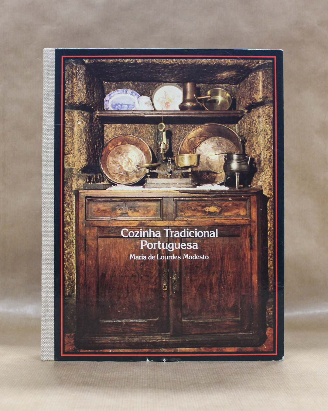 VENDIDO - Cozinha Tradicional Portuguesa