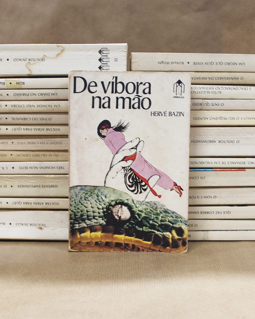De víbora na mão