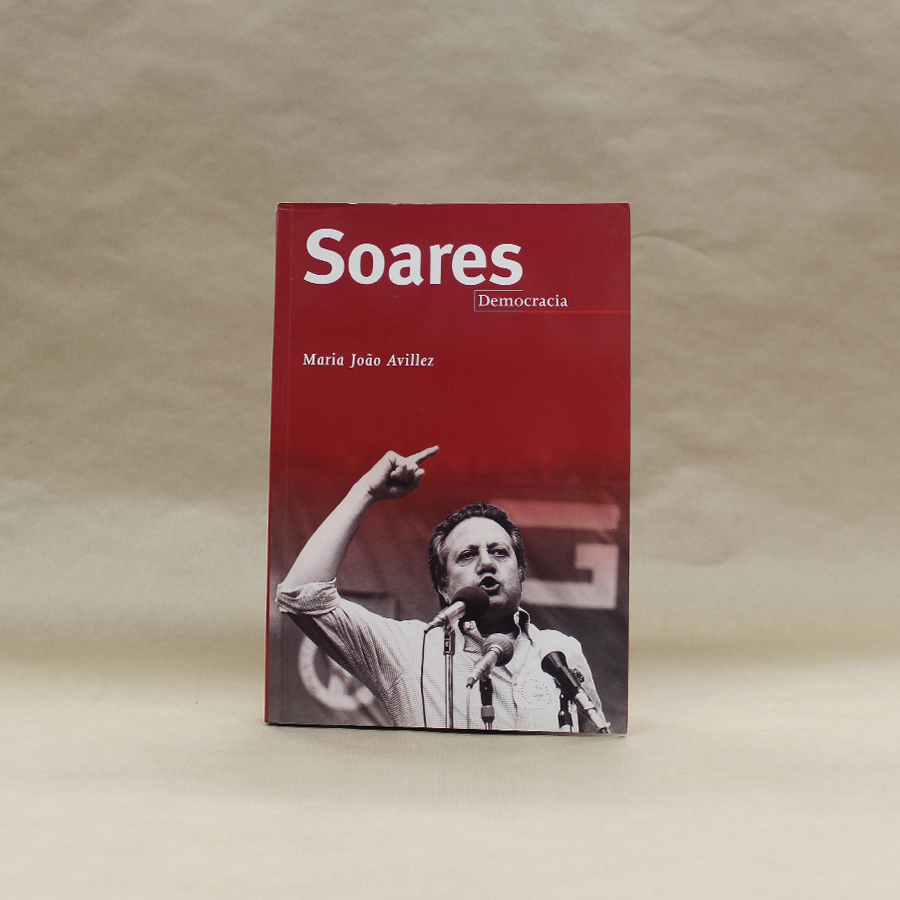 Soares, Democracia